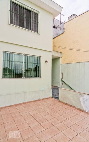 Casa à venda com 137m², 2 quartos e 1 vaga Casa à venda com 137m², 2 quartos e 1 vagaSacada
