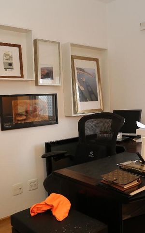 Apartamento à venda com 280m², 2 quartos e 4 vagasEscritório