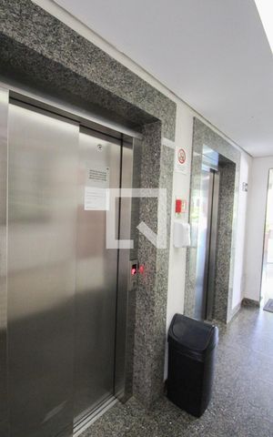 Apartamento à venda com 80m², 3 quartos e 1 vaga Apartamento à venda com 80m², 3 quartos e 1 vagaElevador