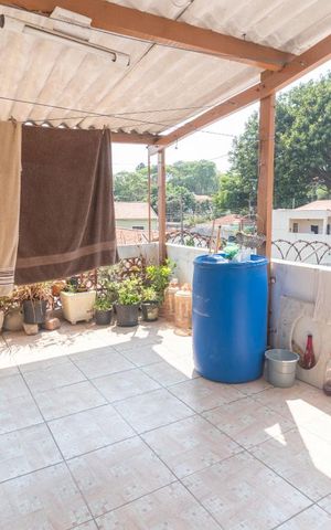 Casa à venda com 250m², 4 quartos e 2 vagas Casa à venda com 250m², 4 quartos e 2 vagasÁrea de serviço