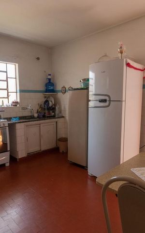 Casa à venda com 250m², 4 quartos e 2 vagas Casa à venda com 250m², 4 quartos e 2 vagasCozinha 2