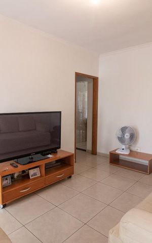 Casa à venda com 250m², 4 quartos e 2 vagas Casa à venda com 250m², 4 quartos e 2 vagasSala