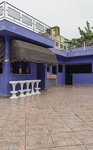 Casa à venda com 470m², 4 quartos e 6 vagas Casa à venda com 470m², 4 quartos e 6 vagasQuintal