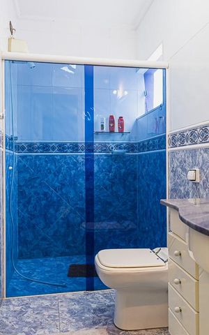 Casa à venda com 470m², 4 quartos e 6 vagas Casa à venda com 470m², 4 quartos e 6 vagasBanheiro da Suíte 3