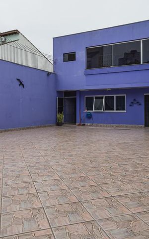Casa à venda com 470m², 4 quartos e 6 vagas Casa à venda com 470m², 4 quartos e 6 vagasQuintal