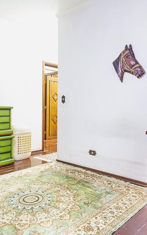 Casa à venda com 470m², 4 quartos e 6 vagas Casa à venda com 470m², 4 quartos e 6 vagasSuíte 2