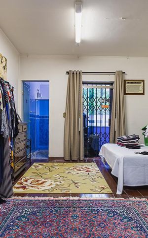 Casa à venda com 470m², 4 quartos e 6 vagas Casa à venda com 470m², 4 quartos e 6 vagasSuíte 3