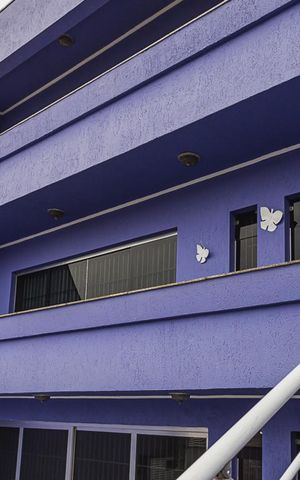 Casa à venda com 470m², 4 quartos e 6 vagas Casa à venda com 470m², 4 quartos e 6 vagasFachada
