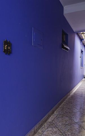 Casa à venda com 470m², 4 quartos e 6 vagas Casa à venda com 470m², 4 quartos e 6 vagasCorredor lateral