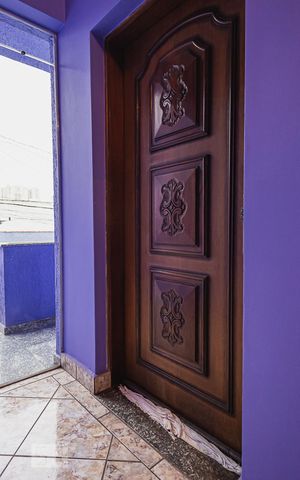 Casa à venda com 470m², 4 quartos e 6 vagas Casa à venda com 470m², 4 quartos e 6 vagasPorta de Entrada