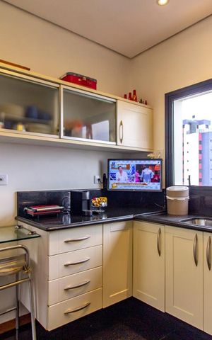 Apartamento à venda com 108m², 3 quartos e 2 vagas Apartamento à venda com 108m², 3 quartos e 2 vagasCozinha