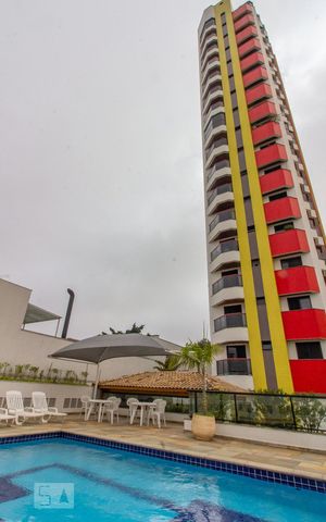 Apartamento à venda com 108m², 3 quartos e 2 vagas Apartamento à venda com 108m², 3 quartos e 2 vagasÁrea comum - Piscina
