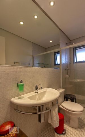 Apartamento à venda com 108m², 3 quartos e 2 vagas Apartamento à venda com 108m², 3 quartos e 2 vagasBanheiro 2