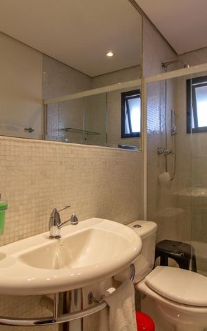 Apartamento à venda com 108m², 3 quartos e 2 vagas Apartamento à venda com 108m², 3 quartos e 2 vagasBanheiro 2