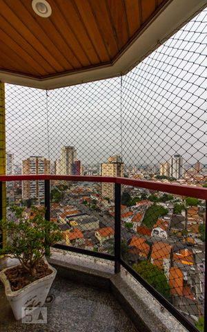 Apartamento à venda com 108m², 3 quartos e 2 vagas Apartamento à venda com 108m², 3 quartos e 2 vagasVaranda Quarto 2 - Suíte