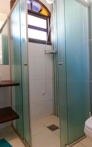 Casa à venda com 140m², 2 quartos e 20 vagas Casa à venda com 140m², 2 quartos e 20 vagasBanheiro