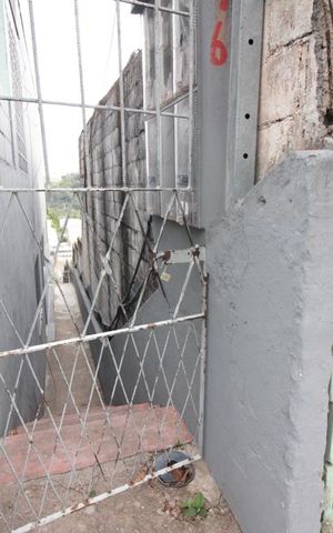 Casa à venda com 70m², 2 quartos e sem vaga Casa à venda com 70m², 2 quartos e sem vagaEntrada