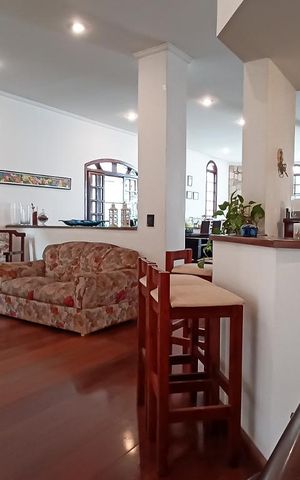 Casa de condomínio à venda com 420m², 4 quartos e 4 vagas Casa de condomínio à venda com 420m², 4 quartos e 4 vagasSala