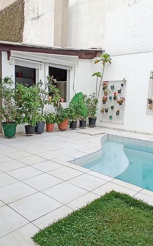 Casa de condomínio à venda com 420m², 4 quartos e 4 vagas Casa de condomínio à venda com 420m², 4 quartos e 4 vagasPiscina