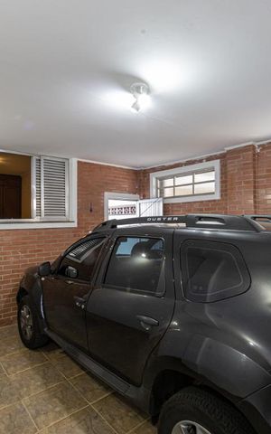 Casa à venda com 220m², 5 quartos e 2 vagasGaragem