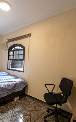 Casa à venda com 220m², 5 quartos e 2 vagasQuarto 4 (Fundos)