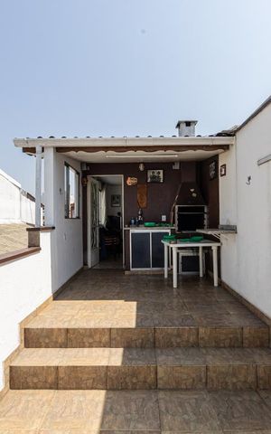 Casa à venda com 220m², 5 quartos e 2 vagasÁrea comum - Churrasqueira