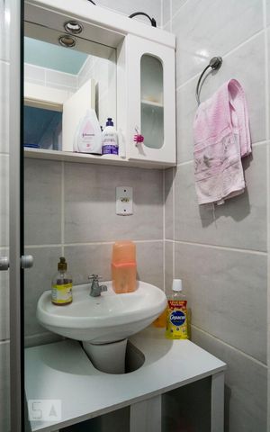 Apartamento à venda com 43m², 2 quartos e sem vagaBanheiro