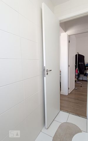 Apartamento à venda com 51m², 2 quartos e 1 vaga Apartamento à venda com 51m², 2 quartos e 1 vagaBanheiro
