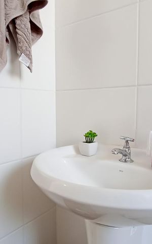 Apartamento à venda com 51m², 2 quartos e 1 vaga Apartamento à venda com 51m², 2 quartos e 1 vagaDetalhe banheiro - Pia
