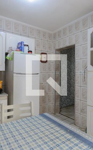 Casa à venda com 180m², 4 quartos e sem vaga Casa à venda com 180m², 4 quartos e sem vagaCasa 1 - Cozinha