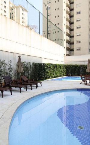 Apartamento à venda com 172m², 3 quartos e 4 vagasÁrea comum - Piscina 