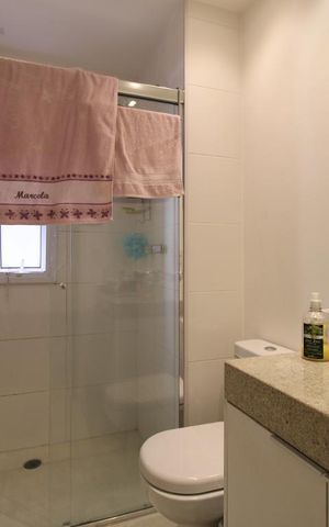 Apartamento à venda com 172m², 3 quartos e 4 vagasBanheiro da suíte 2