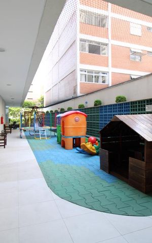 Apartamento à venda com 172m², 3 quartos e 4 vagasÁrea comum - Playground
