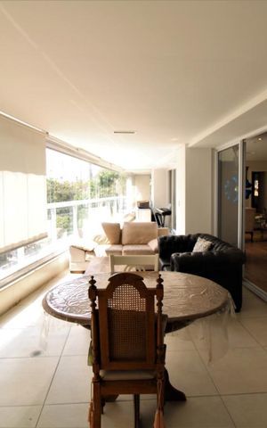 Apartamento à venda com 172m², 3 quartos e 4 vagasVaranda gourmet
