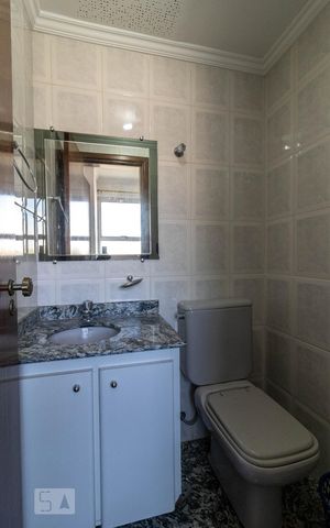 Apartamento para alugar com 175m², 4 quartos e 3 vagasBanheiro de Serviço