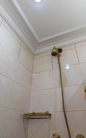 Apartamento para alugar com 175m², 4 quartos e 3 vagasBanheiro da Suíte - Ducha à Gás'