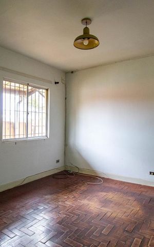Casa à venda com 120m², 3 quartos e 2 vagas Casa à venda com 120m², 3 quartos e 2 vagasSala