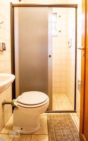 Casa à venda com 120m², 3 quartos e 2 vagas Casa à venda com 120m², 3 quartos e 2 vagasBanheiro
