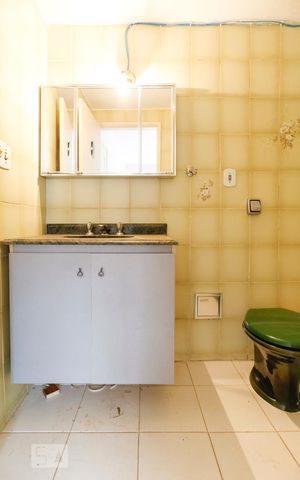 Apartamento à venda com 117m², 3 quartos e 1 vagaBanheiro da Suíte