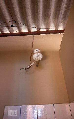 Casa para alugar com 90m², 2 quartos e 1 vagaChuveiro