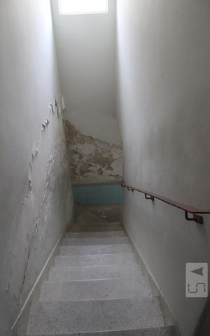 Casa para alugar com 120m², 4 quartos e 2 vagasEscadas