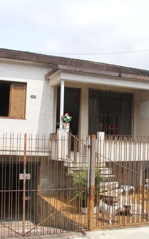 Casa para alugar com 120m², 4 quartos e 2 vagasFachada