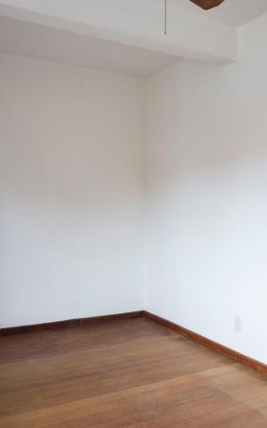 Casa à venda com 220m², 3 quartos e 3 vagasSuíte 2