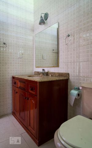 Casa à venda com 220m², 3 quartos e 3 vagasBanheiro Social
