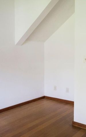 Casa à venda com 220m², 3 quartos e 3 vagasSuíte 1