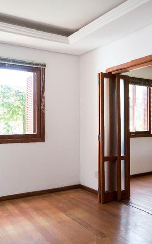 Casa à venda com 220m², 3 quartos e 3 vagasSala de TV
