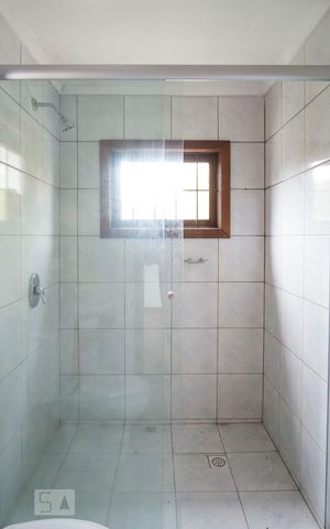 Casa à venda com 220m², 3 quartos e 3 vagasBanheiro da Suíte 2