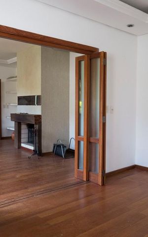 Casa à venda com 220m², 3 quartos e 3 vagasSala de TV