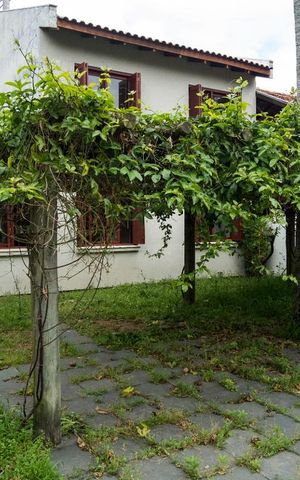 Casa à venda com 220m², 3 quartos e 3 vagasFachada