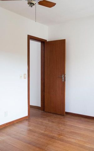 Casa à venda com 220m², 3 quartos e 3 vagasSuíte 2